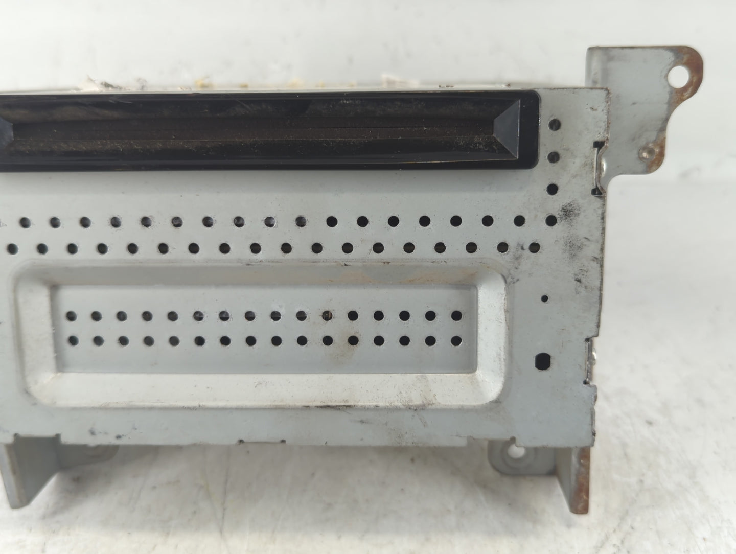 2011 Ford Fusion Radio AM FM Cd Player Receiver Replacement Fits OEM Used Auto Parts - Oemusedautoparts1.com