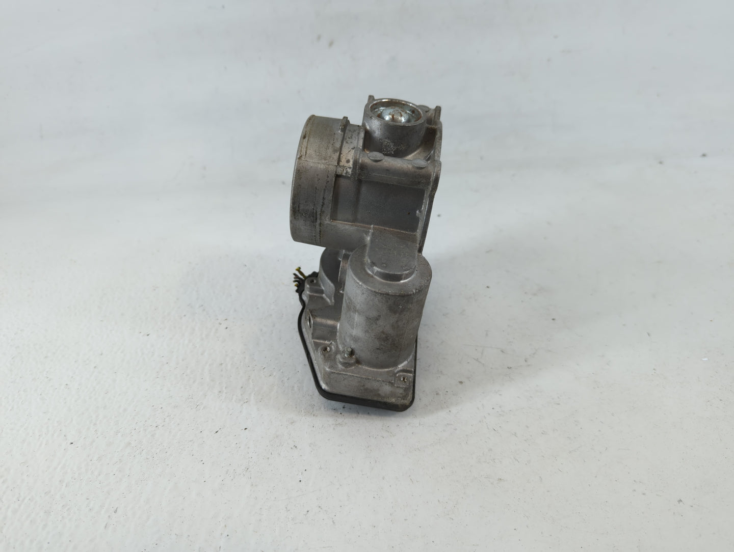 2010-2012 Ford Fusion Throttle Body P/N:DS7E-9F991-AJ Fits Fits 2009 2010 2011 2012 OEM Used Auto Parts - Oemusedautoparts1.