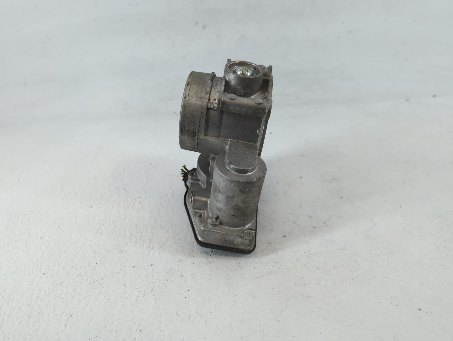 2010-2012 Ford Fusion Throttle Body P/N:DS7E-9F991-AJ Fits Fits 2009 2010 2011 2012 OEM Used Auto Parts - Oemusedautoparts1.