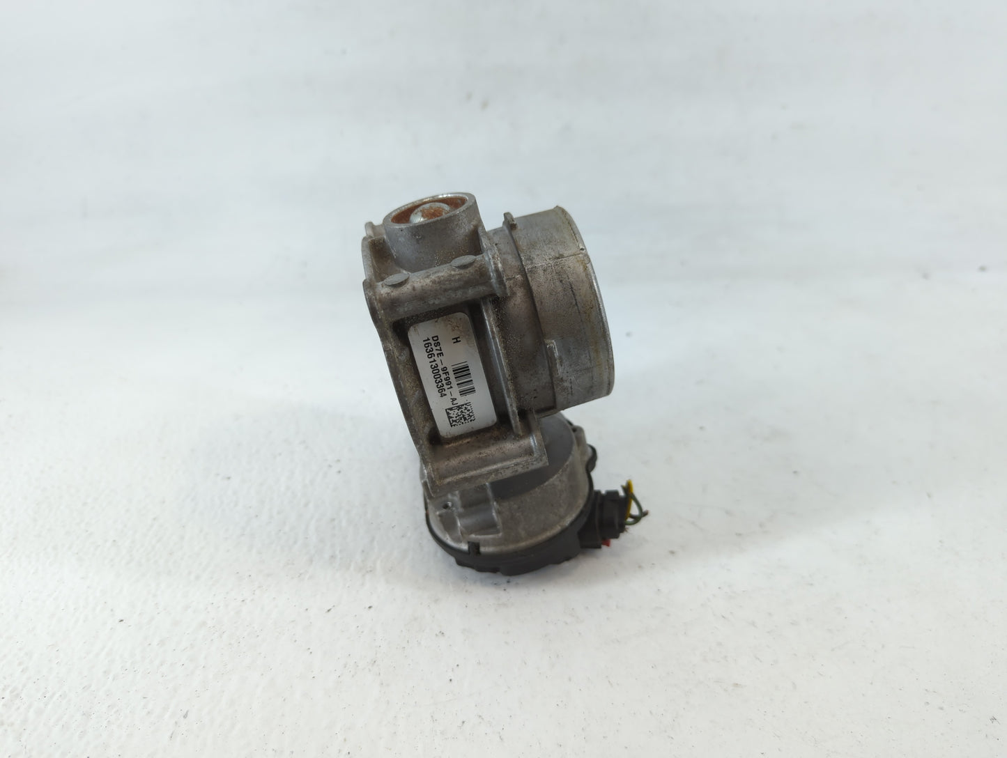 2010-2012 Ford Fusion Throttle Body P/N:DS7E-9F991-AJ Fits Fits 2009 2010 2011 2012 OEM Used Auto Parts - Oemusedautoparts1.