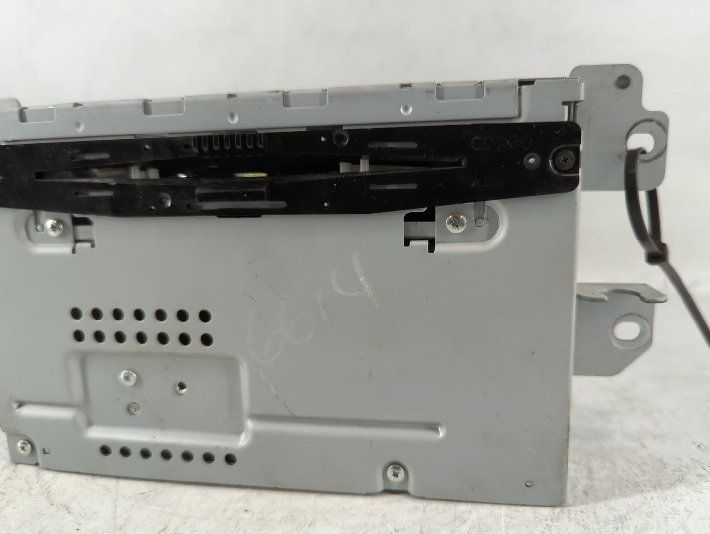 2010-2012 Ford Fusion Radio AM FM Cd Player Receiver Replacement P/N:BE5T-19C157-AB Fits Fits 2010 2011 2012 OEM Used Auto P
