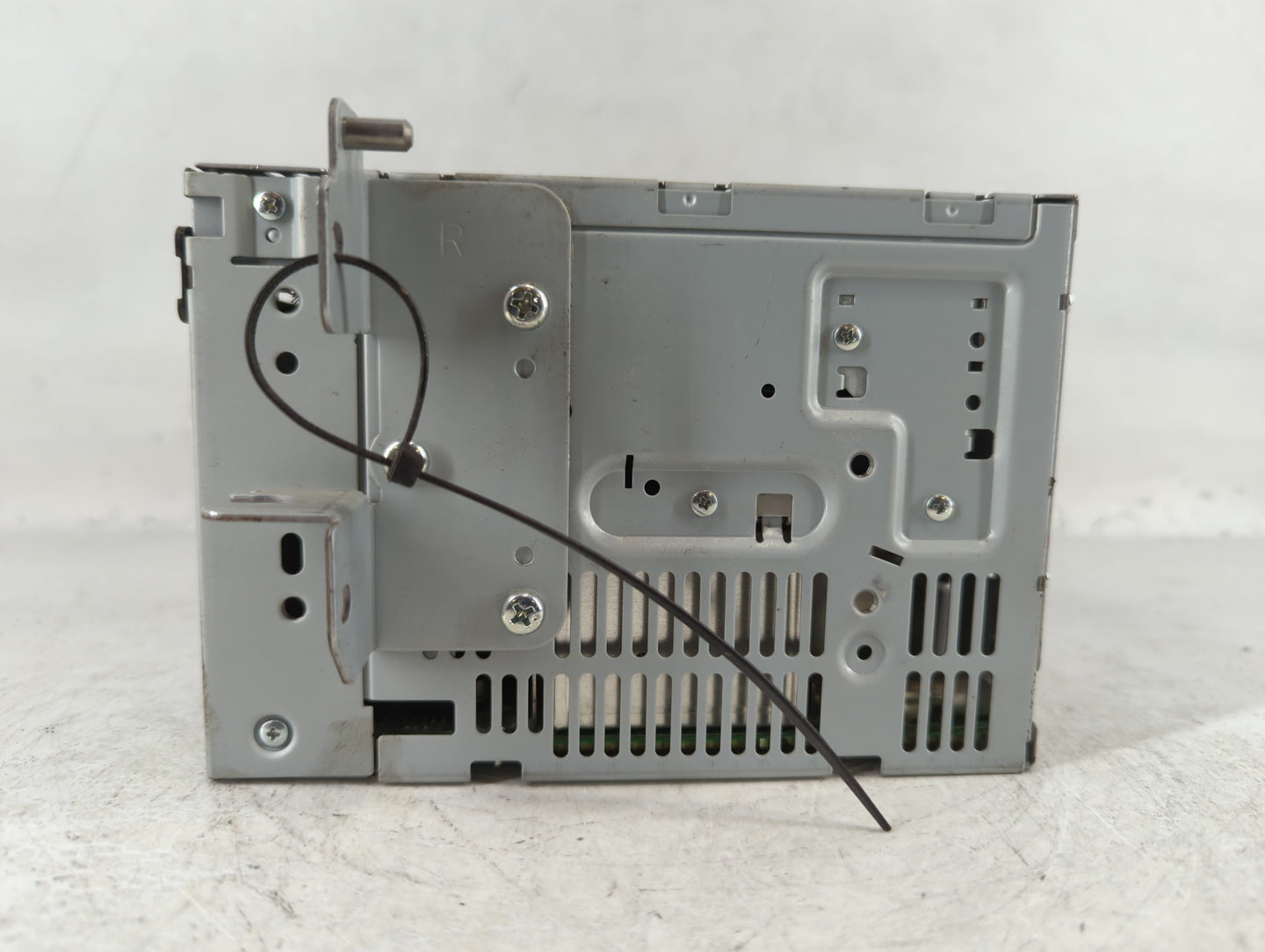 2010-2012 Ford Fusion Radio AM FM Cd Player Receiver Replacement P/N:BE5T-19C157-AB Fits Fits 2010 2011 2012 OEM Used Auto P