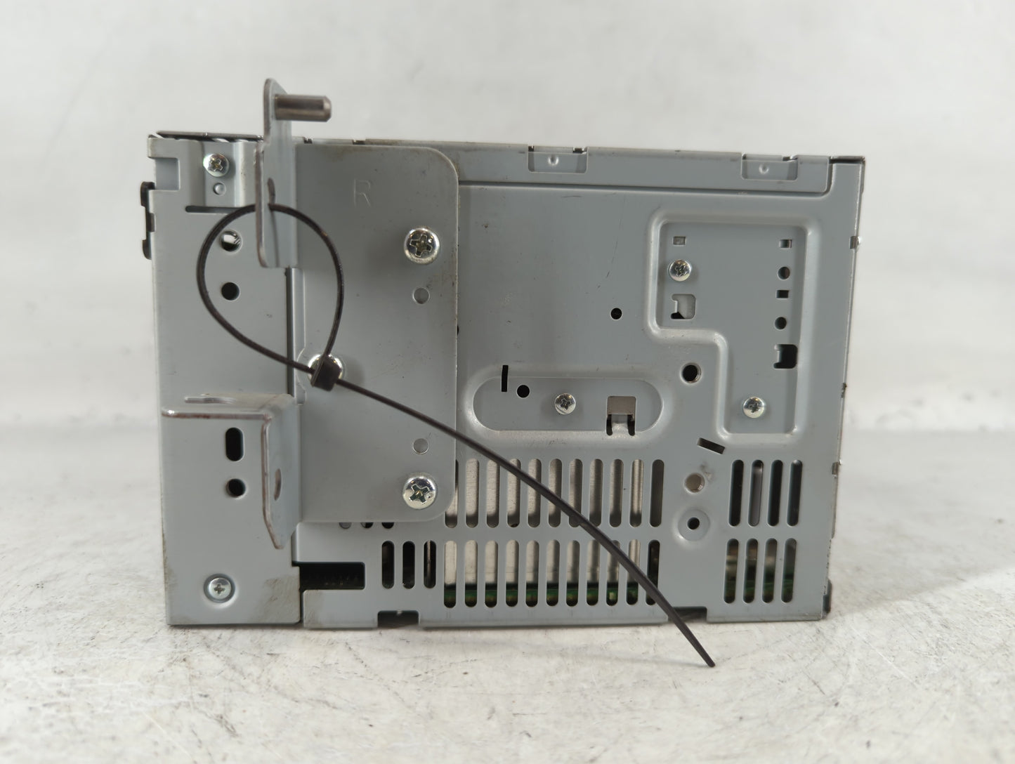 2010-2012 Ford Fusion Radio AM FM Cd Player Receiver Replacement P/N:BE5T-19C157-AB Fits Fits 2010 2011 2012 OEM Used Auto P