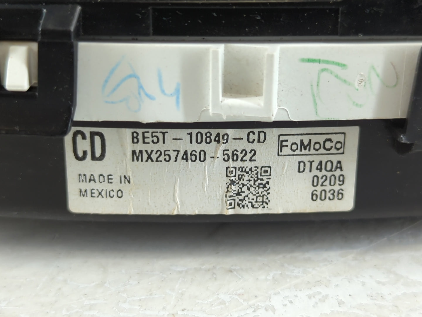 2011-2012 Ford Fusion Instrument Cluster Speedometer Gauges P/N:BE5T-10849-CD Fits Fits 2011 2012 OEM Used Auto Parts - Oemu