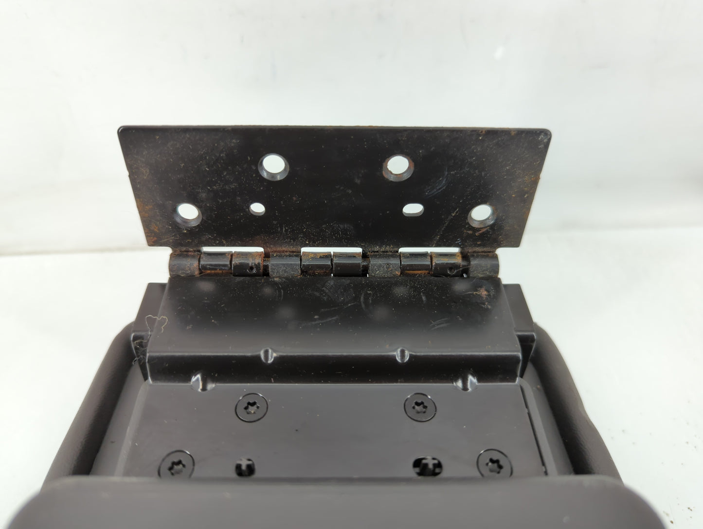 2011 Ford Fusion Center Console Armrest Cover Lid P/N:6E53-54045C74-AA 6E53-5406050-AA Fits OEM Used Auto Parts - Oemusedaut