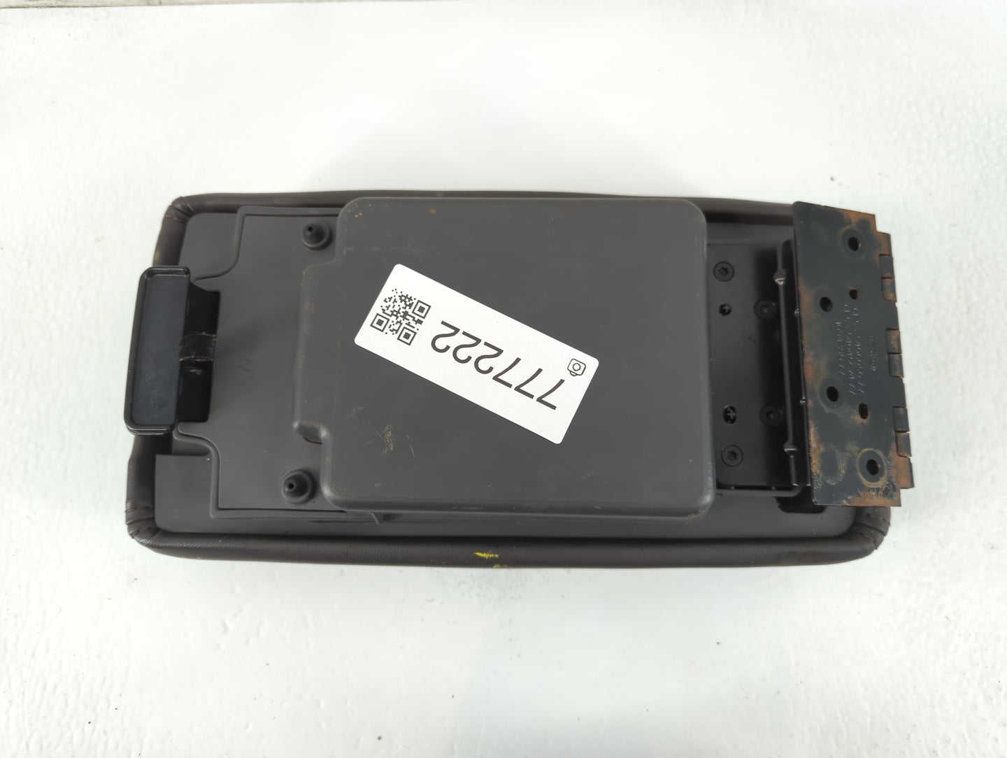 2011 Ford Fusion Center Console Armrest Cover Lid P/N:6E53-54045C74-AA 6E53-5406050-AA Fits OEM Used Auto Parts - Oemusedaut