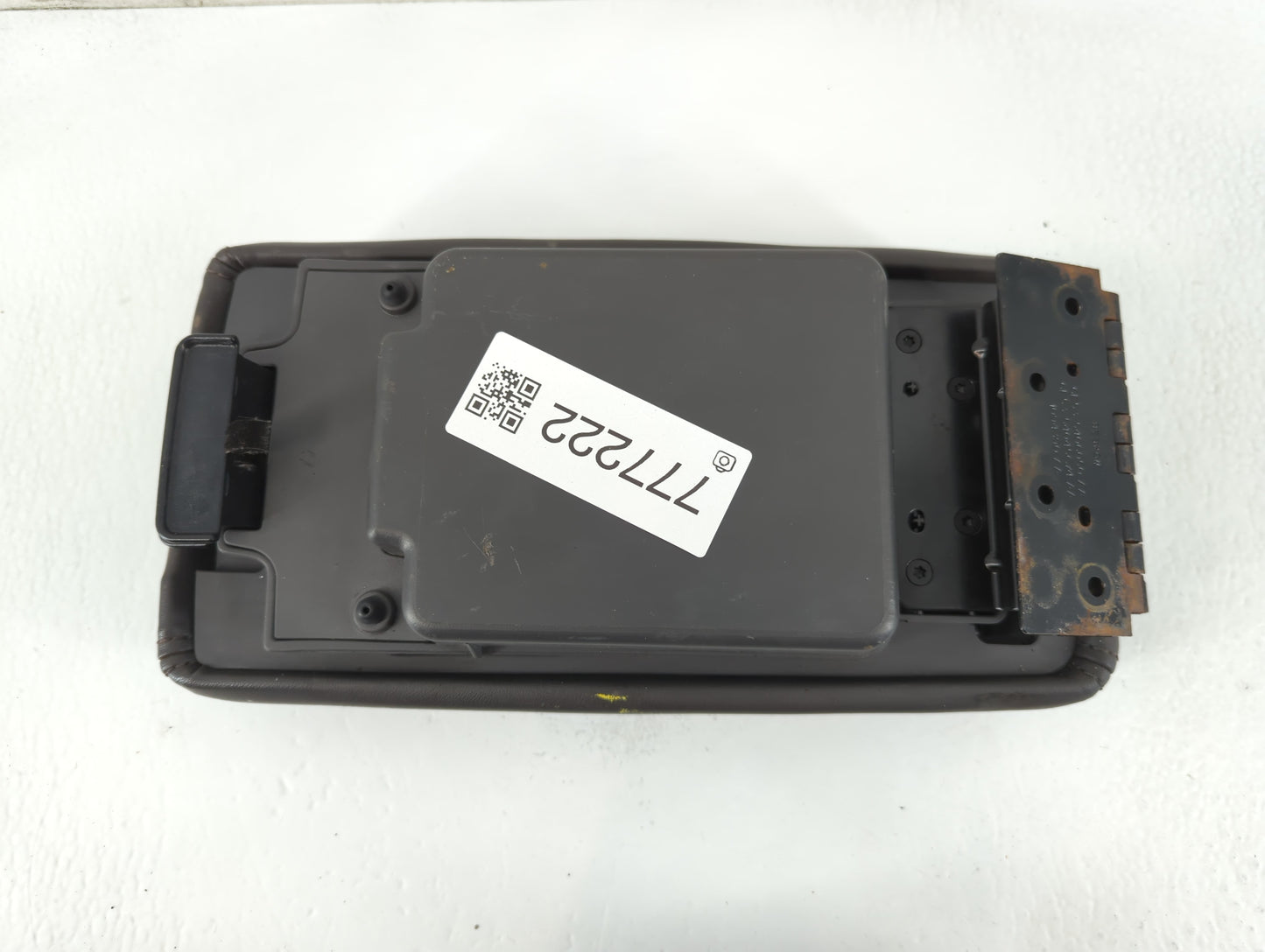 2011 Ford Fusion Center Console Armrest Cover Lid P/N:6E53-54045C74-AA 6E53-5406050-AA Fits OEM Used Auto Parts - Oemusedaut