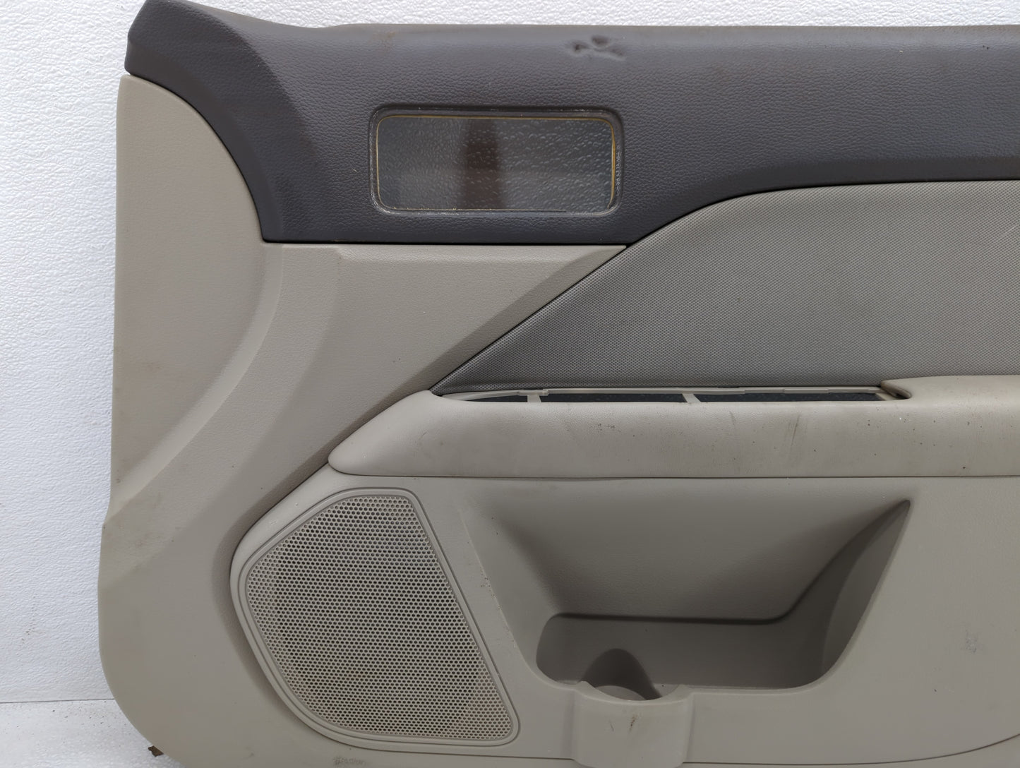 2011 Ford Fusion Front Right Passenger Interior Door Panel Trim - Oemusedautoparts1.com