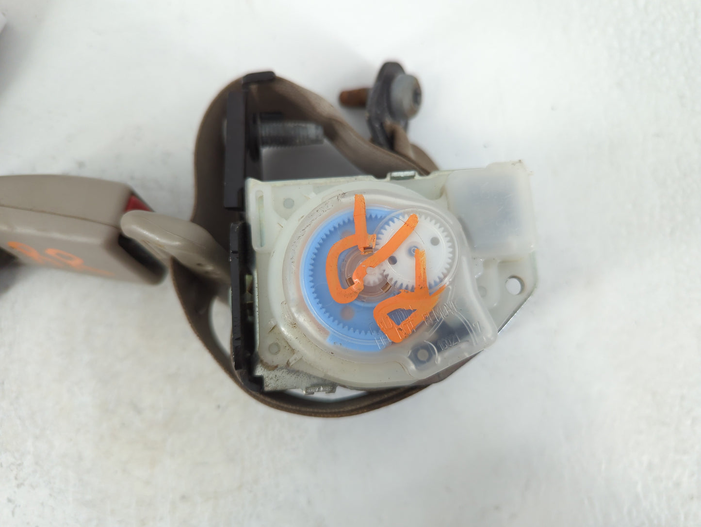 2011 Ford Fusion Passenger Rear Seatbelt Buckle - Oemusedautoparts1.com