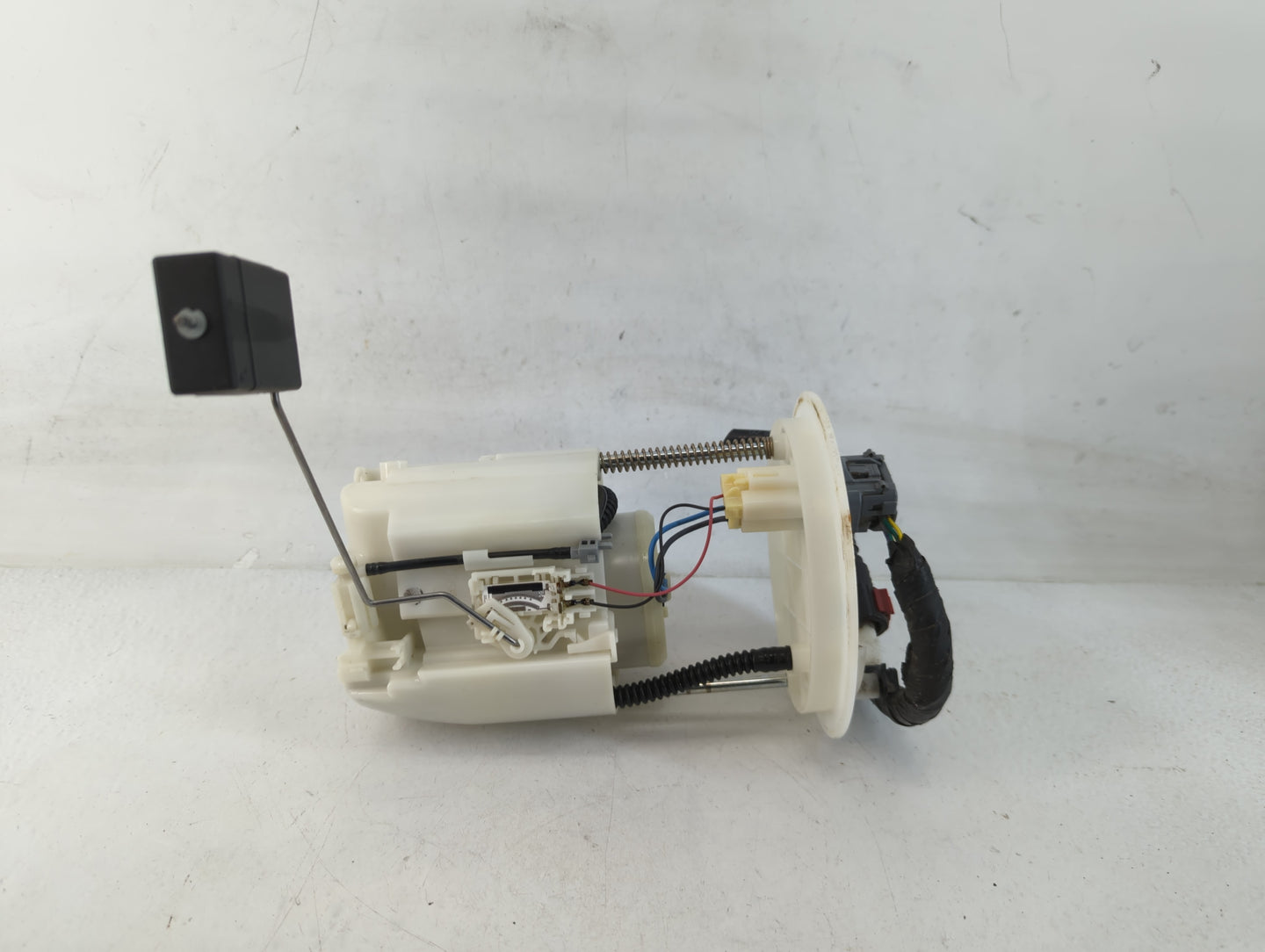 2010-2012 Ford Fusion Electrical Gas Fuel Pump Assembly - Oemusedautoparts1.com