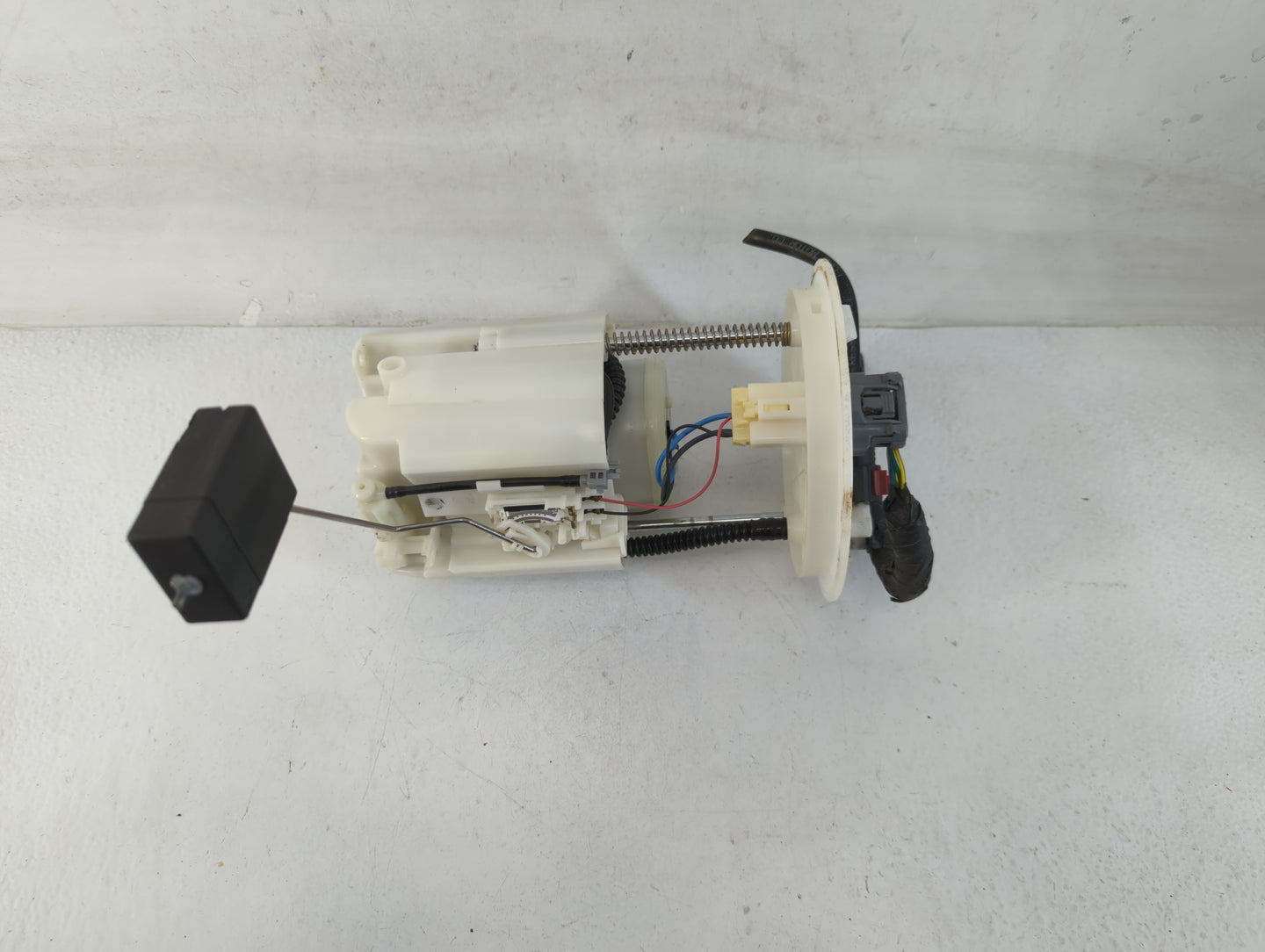 2010-2012 Ford Fusion Electrical Gas Fuel Pump Assembly - Oemusedautoparts1.com