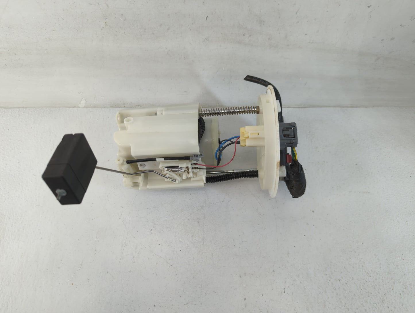 2010-2012 Ford Fusion Electrical Gas Fuel Pump Assembly - Oemusedautoparts1.com