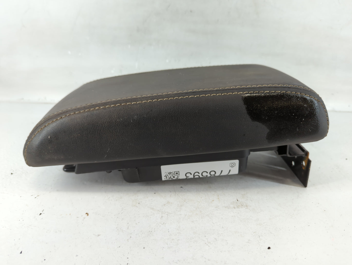 2011 Ford Fusion Center Console Armrest Cover Lid P/N:6E53-5406050-AA Fits OEM Used Auto Parts - Oemusedautoparts1.com