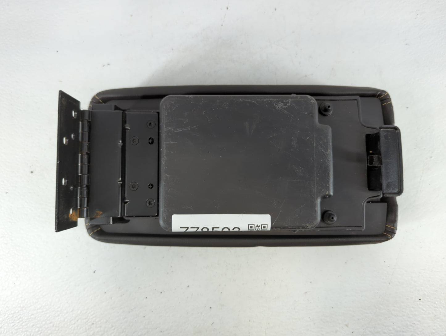 2011 Ford Fusion Center Console Armrest Cover Lid P/N:6E53-5406050-AA Fits OEM Used Auto Parts - Oemusedautoparts1.com