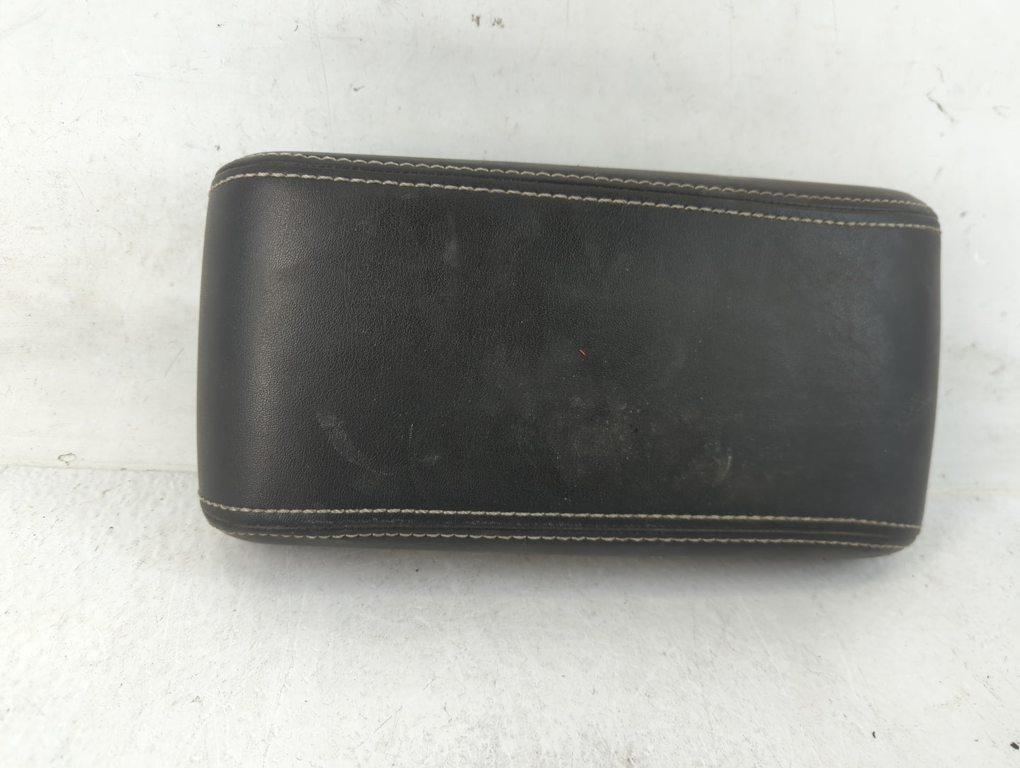 2010-2012 Ford Fusion Center Console Armrest Cover Lid Fits Fits 2010 2011 2012 OEM Used Auto Parts - Oemusedautoparts1.com