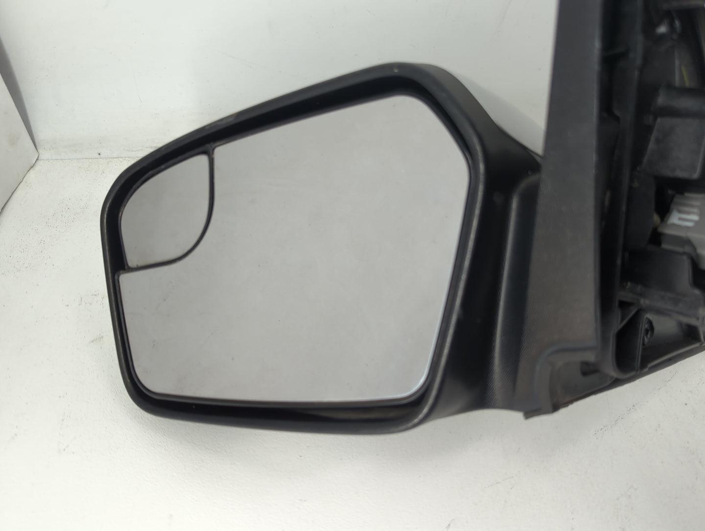 2011 Ford Fusion Driver Side View Mirror - Left Door Mirror OEM Used - Oemusedautoparts1.com