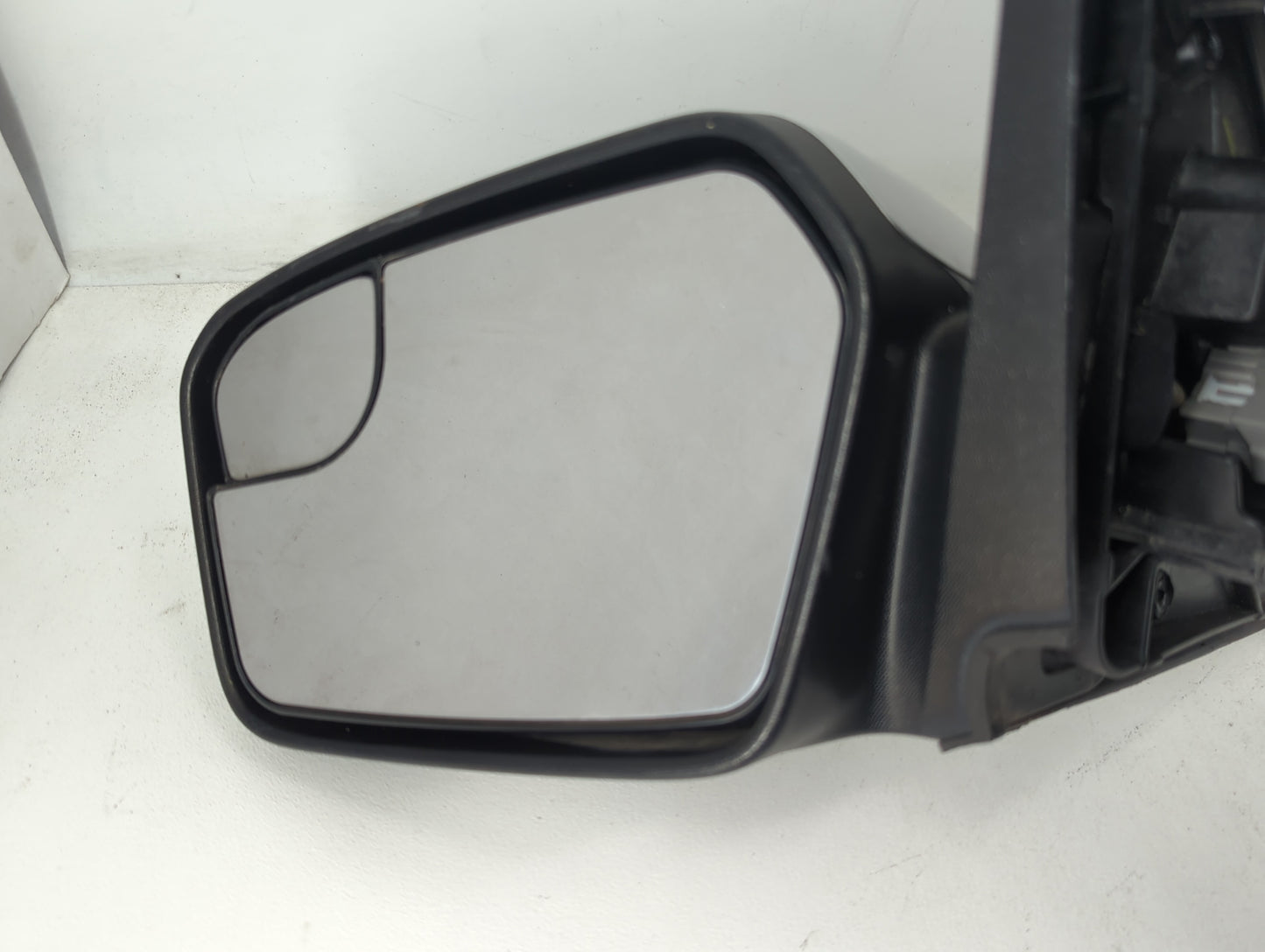 2011 Ford Fusion Driver Side View Mirror - Left Door Mirror OEM Used - Oemusedautoparts1.com