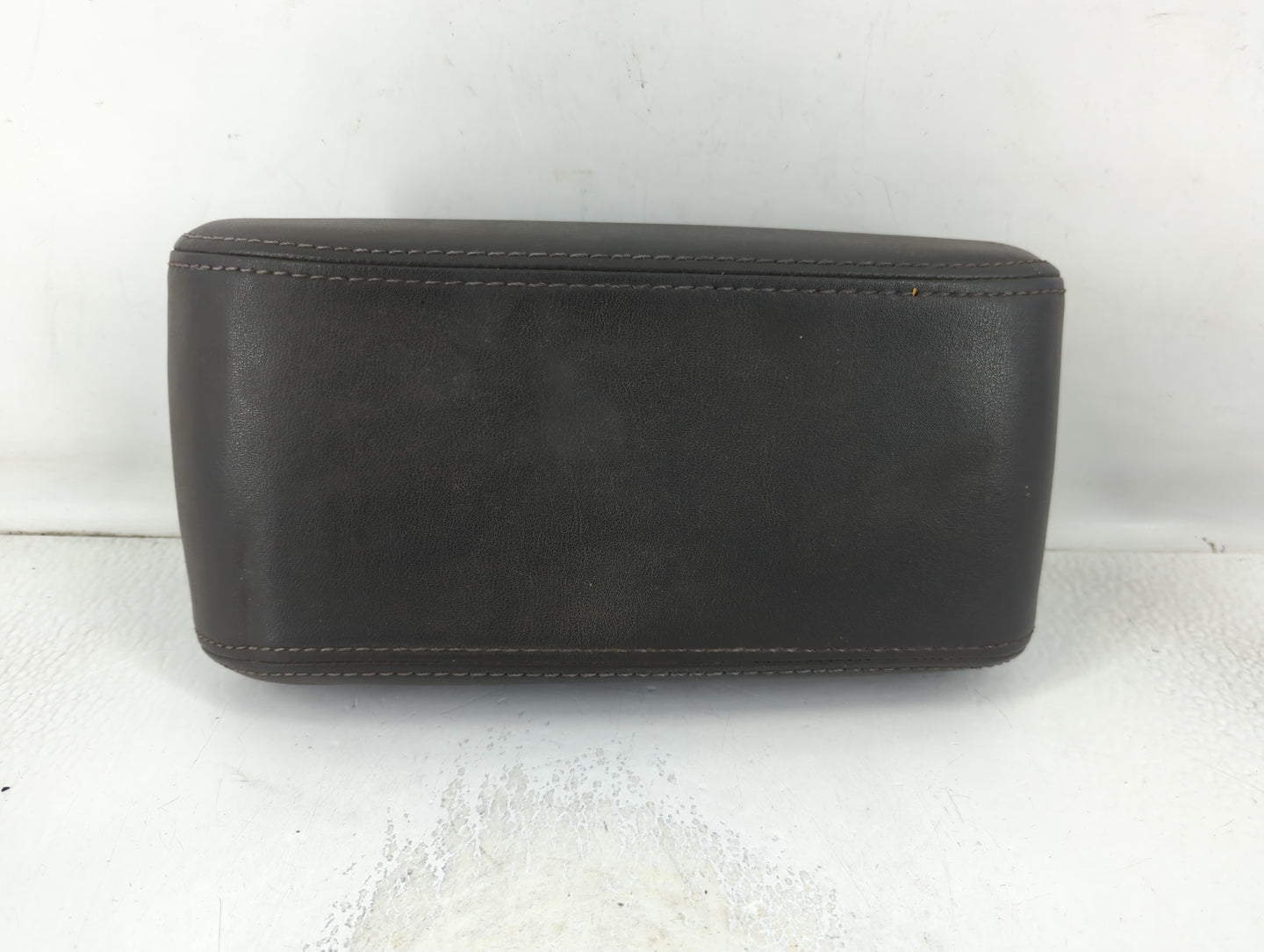 2011 Ford Fusion Center Console Armrest Cover Lid P/N:1094390AA 6E53-54045C74-AA, 6E53-5406050-AA Fits OEM Used Auto Parts -