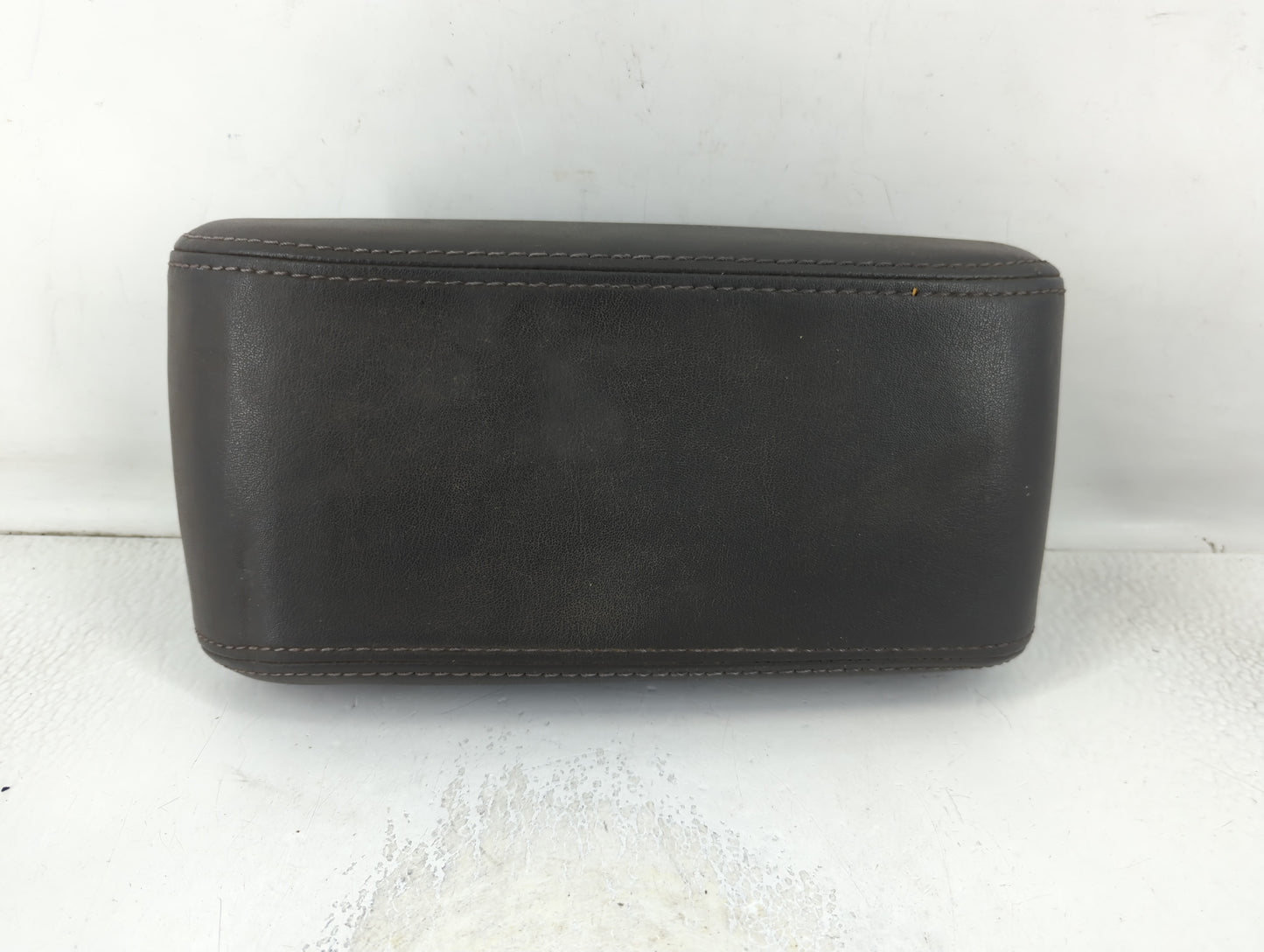 2011 Ford Fusion Center Console Armrest Cover Lid P/N:1094390AA 6E53-54045C74-AA, 6E53-5406050-AA Fits OEM Used Auto Parts -