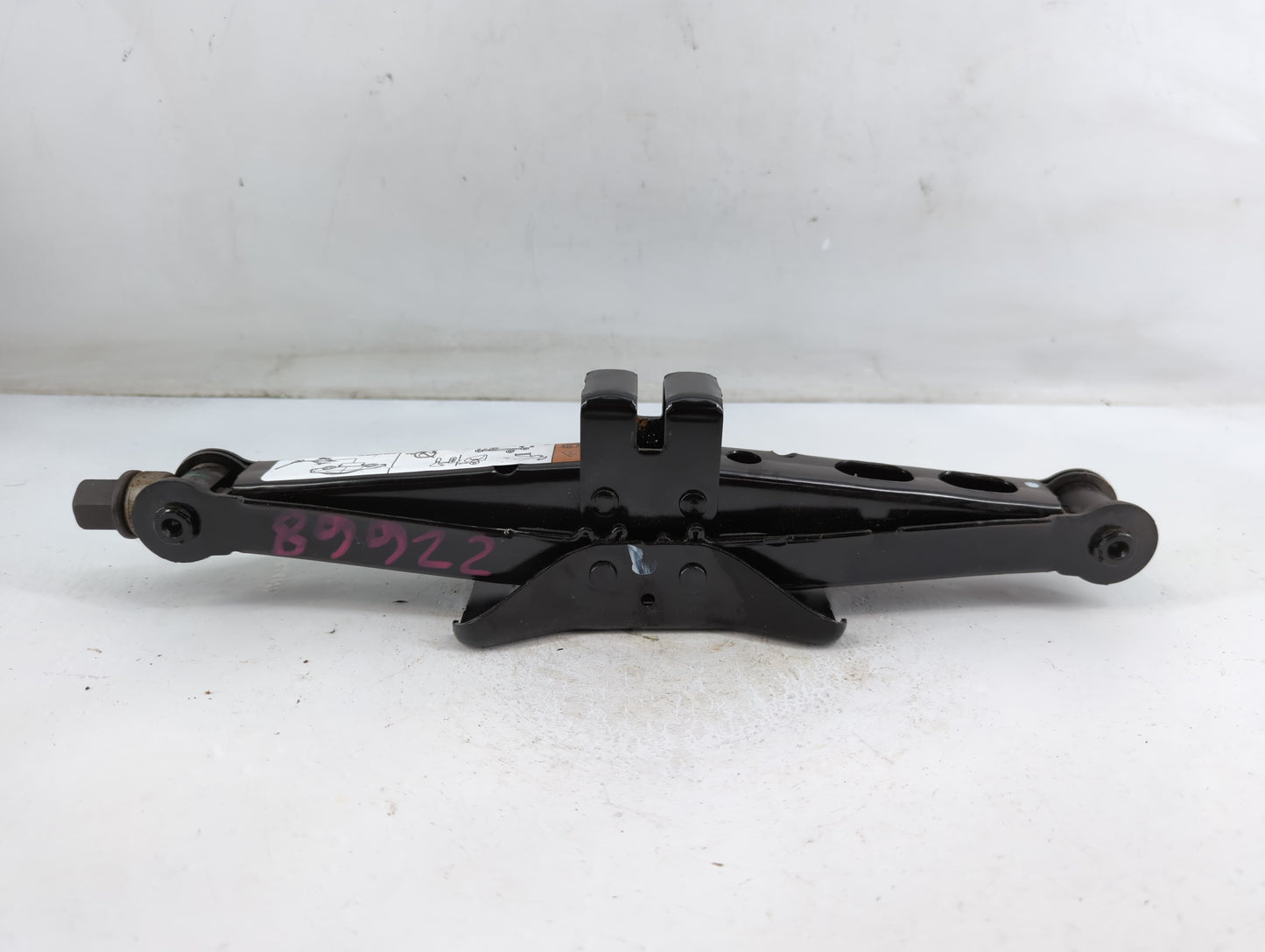 2011 Ford Fusion Spare Scissor Car Jack - Oemusedautoparts1.com