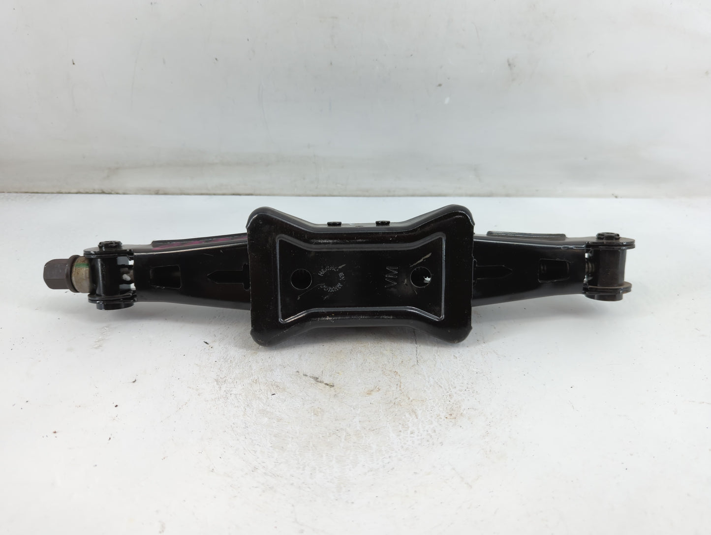 2011 Ford Fusion Spare Scissor Car Jack - Oemusedautoparts1.com
