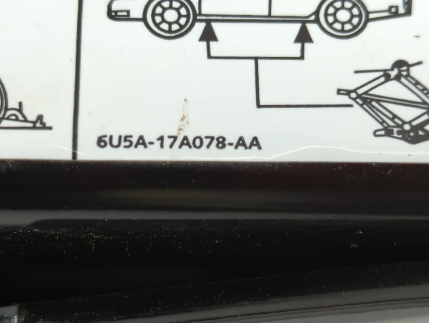2011 Ford Fusion Spare Scissor Car Jack - Oemusedautoparts1.com