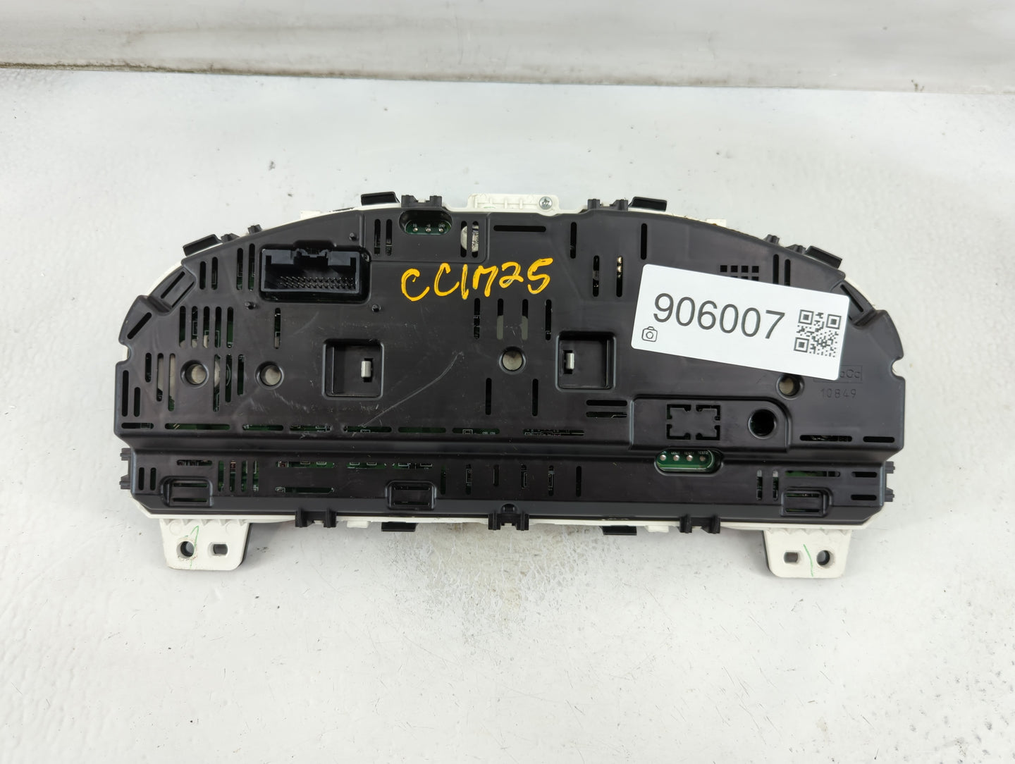 2011-2012 Ford Fusion Instrument Cluster Speedometer Gauges Fits Fits 2011 2012 OEM Used Auto Parts - Oemusedautoparts1.com