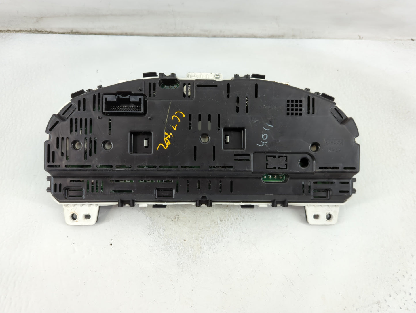 2011-2012 Ford Fusion Instrument Cluster Speedometer Gauges P/N:BE5T-10849-CD Fits Fits 2011 2012 OEM Used Auto Parts - Oemu