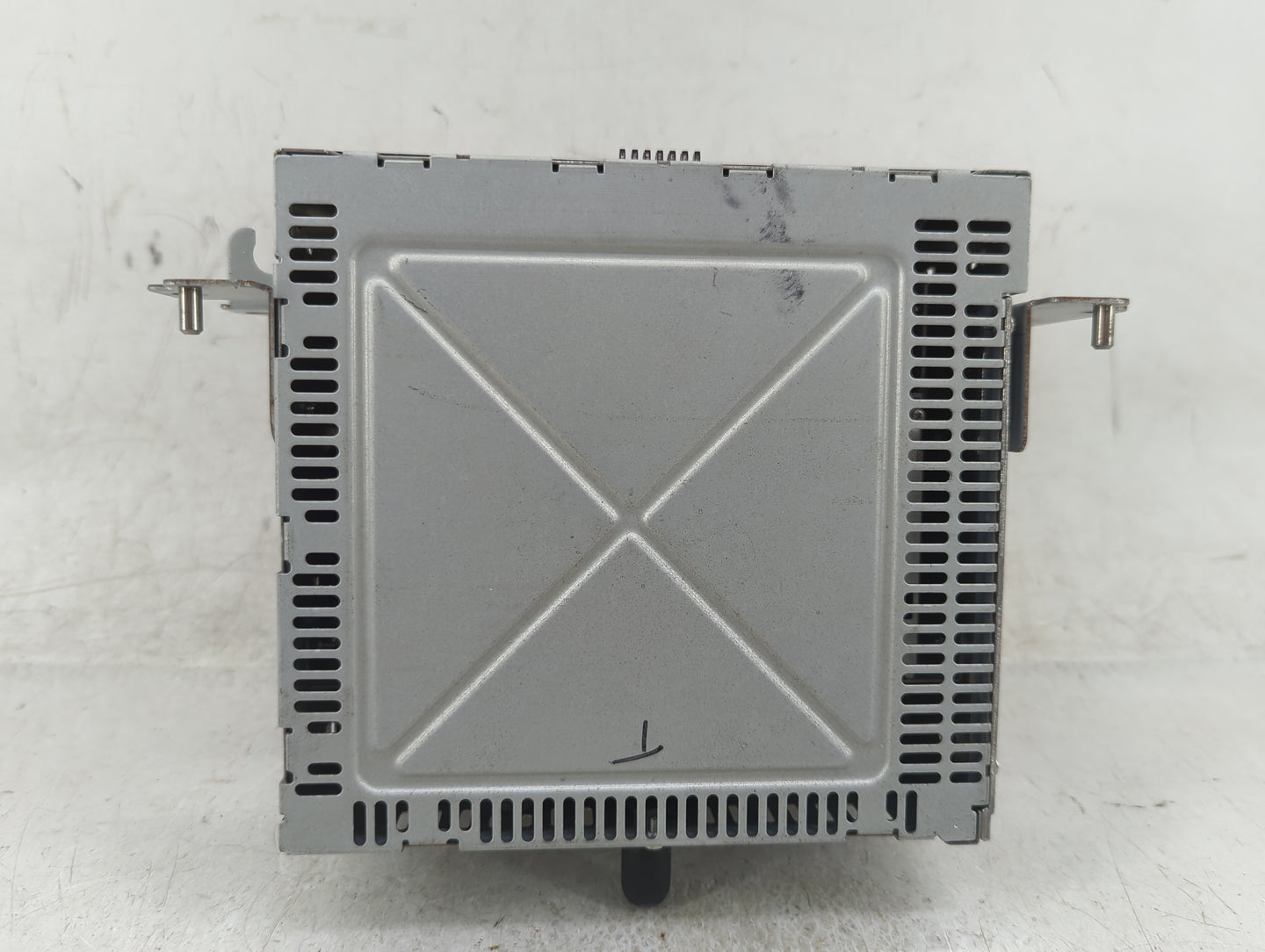 2011 Ford Fusion Radio AM FM Cd Player Receiver Replacement Fits OEM Used Auto Parts - Oemusedautoparts1.com