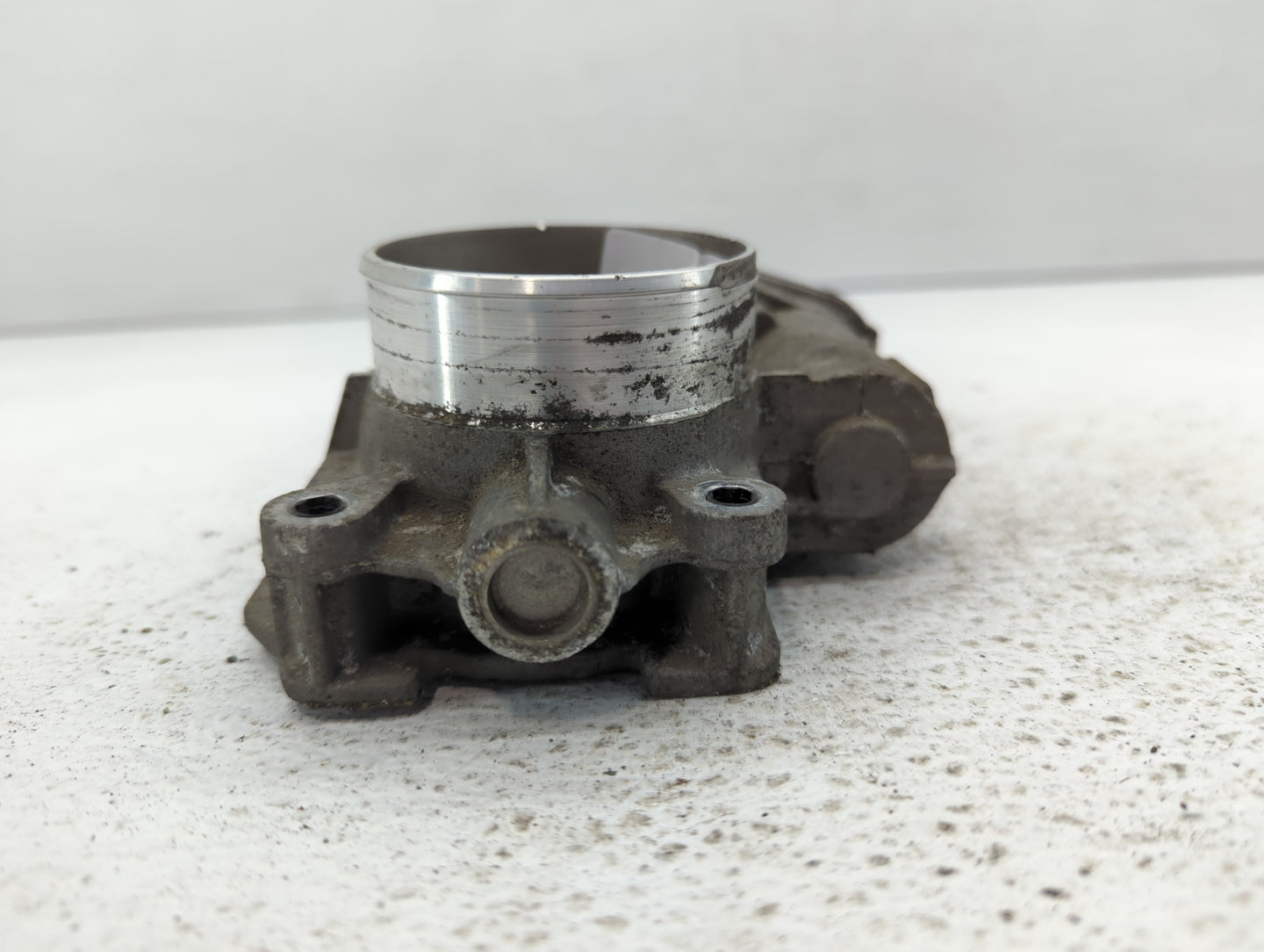 2011 Ford Lacrosse Throttle Body P/N:668AA Fits Fits 2007 2008 2009 2010 2012 OEM Used Auto Parts - Oemusedautoparts1.com
