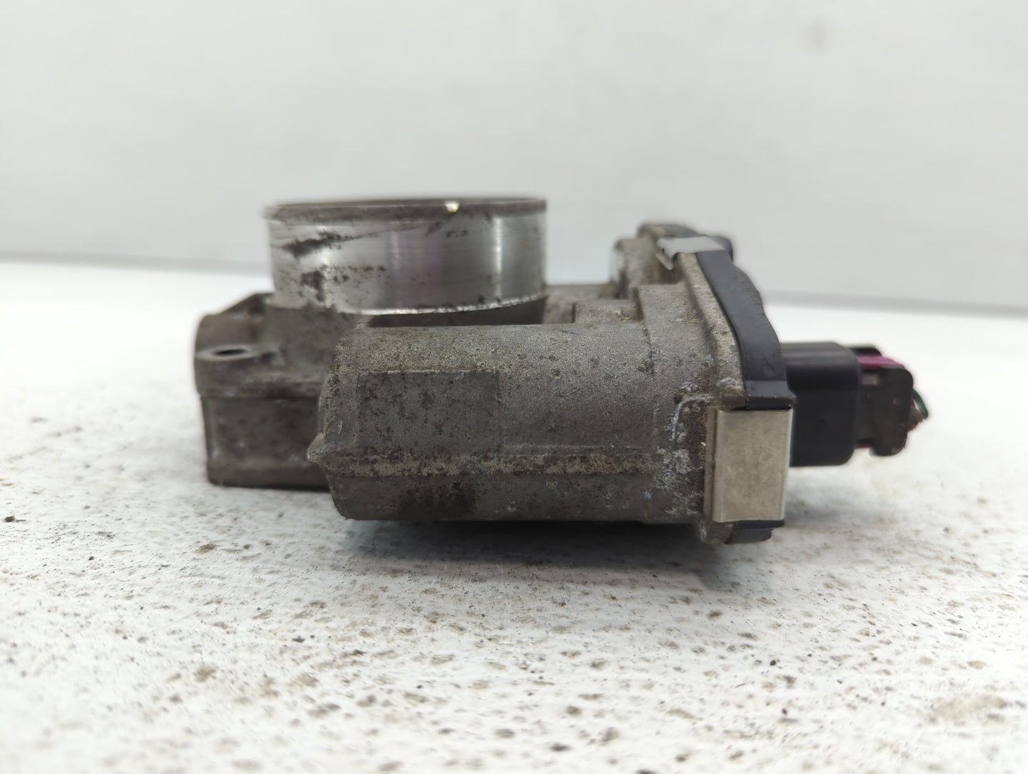 2011 Ford Lacrosse Throttle Body P/N:668AA Fits Fits 2007 2008 2009 2010 2012 OEM Used Auto Parts - Oemusedautoparts1.com