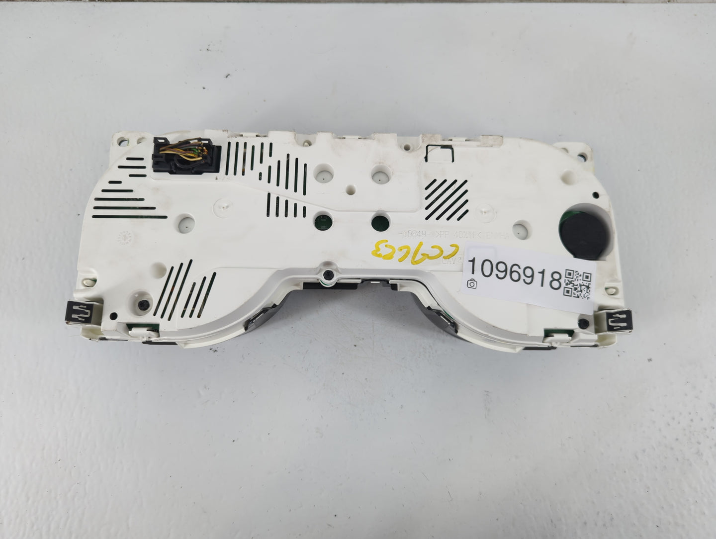 2011 Ford Mustang Instrument Cluster Speedometer Gauges P/N:BREE002317 Fits OEM Used Auto Parts - Oemusedautoparts1.com