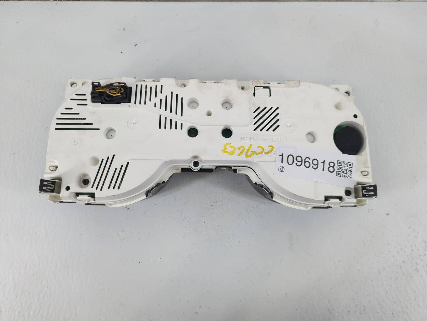 2011 Ford Mustang Instrument Cluster Speedometer Gauges P/N:BREE002317 Fits OEM Used Auto Parts - Oemusedautoparts1.com