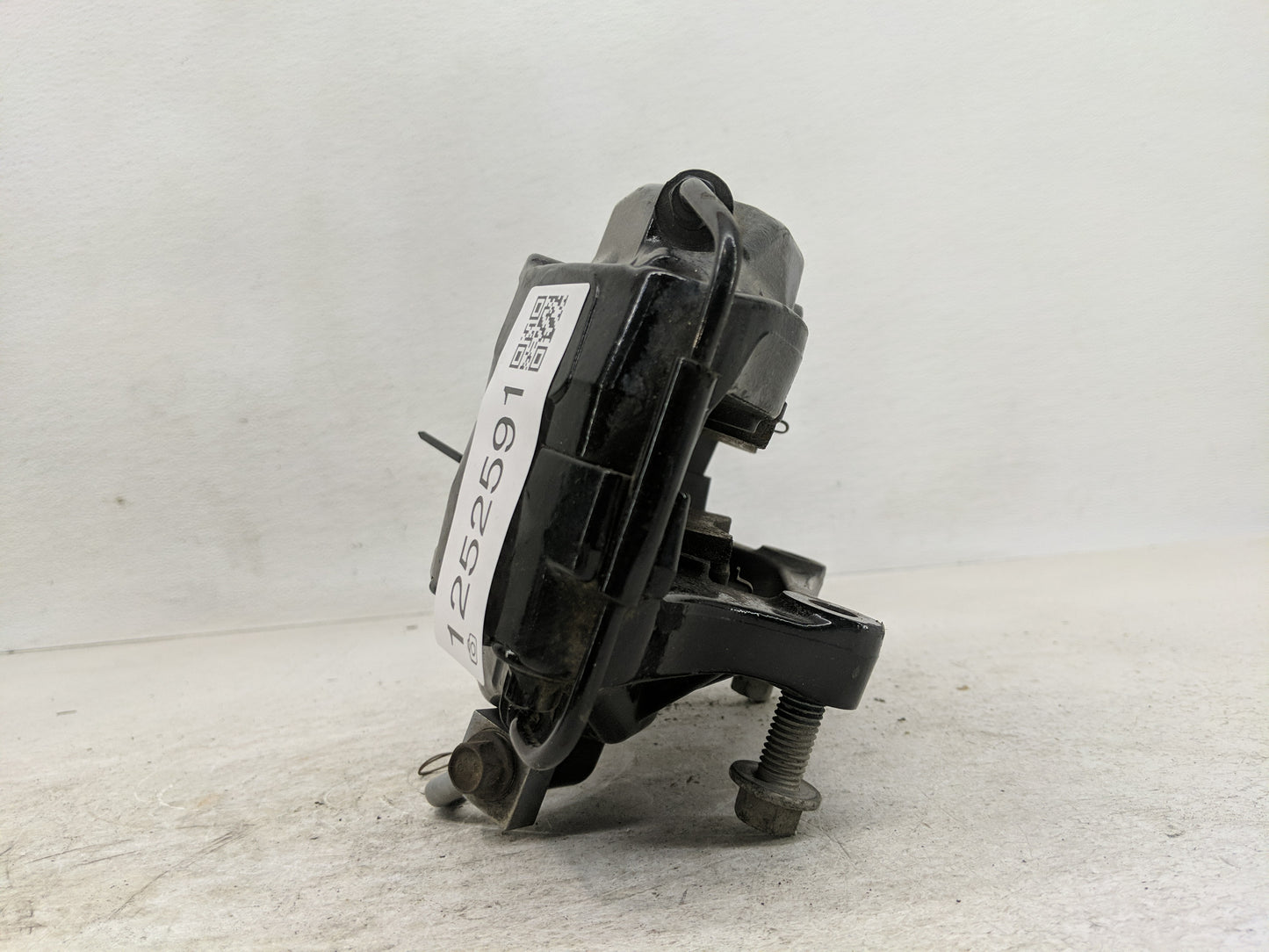 2007-2010 Ford Mustang Front Driver Left Brake Caliper - Oemusedautoparts1.com