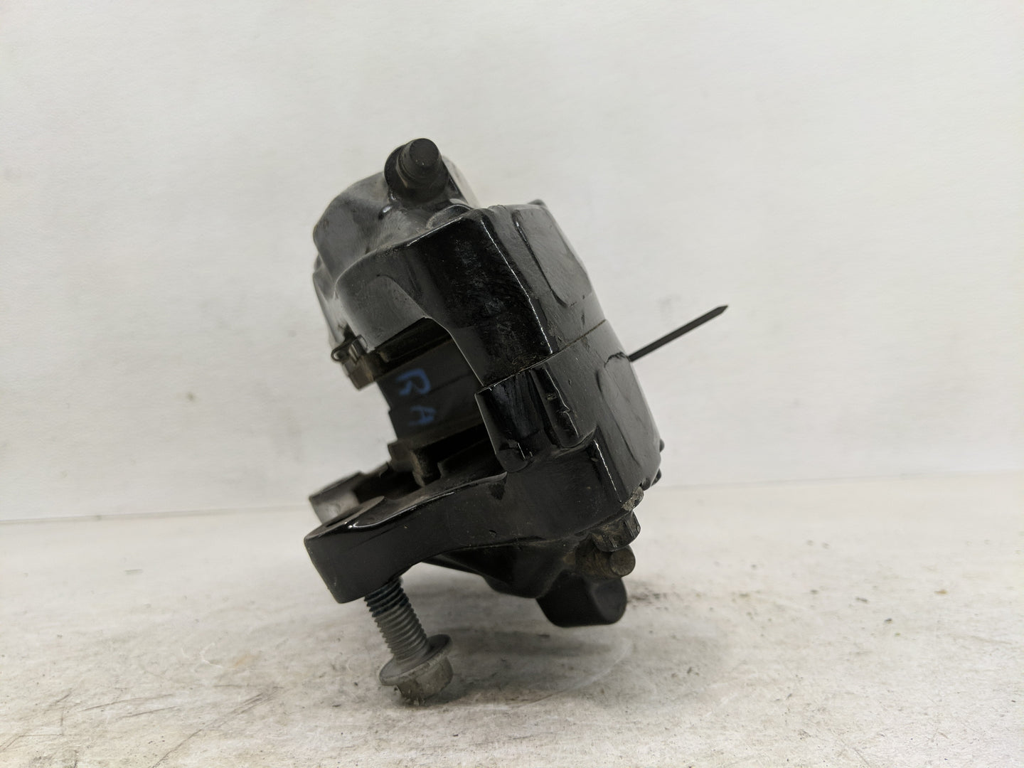 2007-2010 Ford Mustang Front Driver Left Brake Caliper - Oemusedautoparts1.com