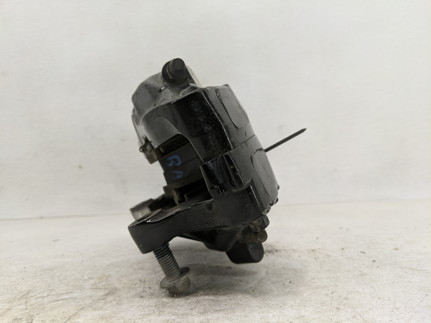 2007-2010 Ford Mustang Front Driver Left Brake Caliper - Oemusedautoparts1.com