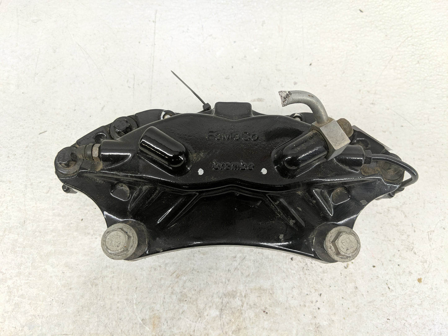 2007-2010 Ford Mustang Front Driver Left Brake Caliper - Oemusedautoparts1.com