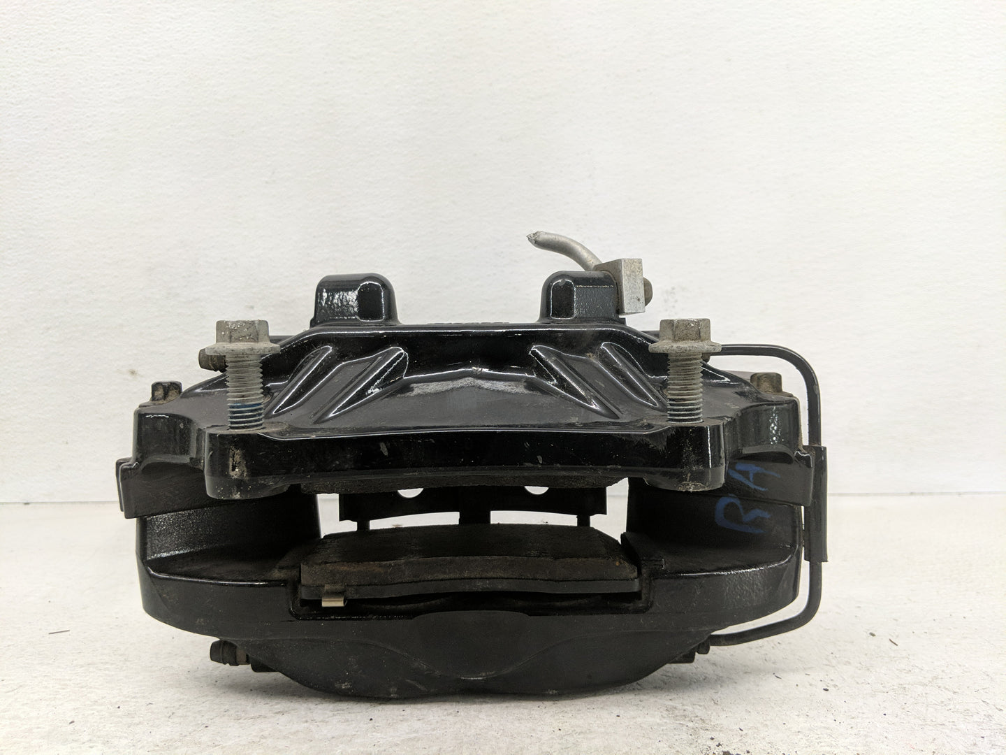 2007-2010 Ford Mustang Front Driver Left Brake Caliper - Oemusedautoparts1.com