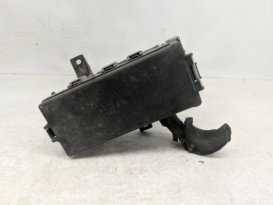 2010-2011 Ford Mustang Fusebox Fuse Box Panel Relay Module P/N:AR3T-14A003-AB Fits Fits 2010 2011 OEM Used Auto Parts - Oemu