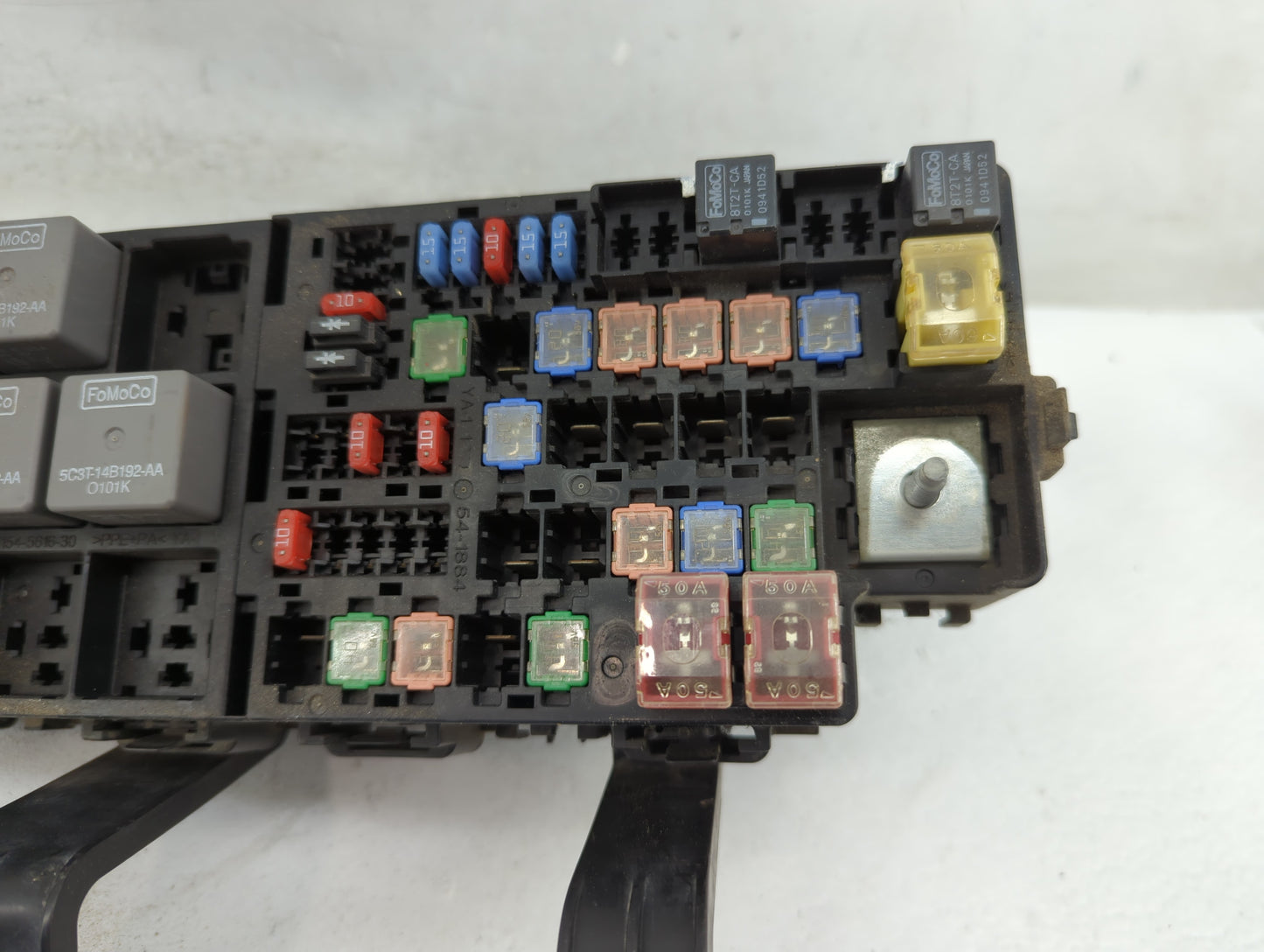 2010-2011 Ford Mustang Fusebox Fuse Box Panel Relay Module P/N:6E5T-14A003-AB Fits Fits 2010 2011 OEM Used Auto Parts - Oemu
