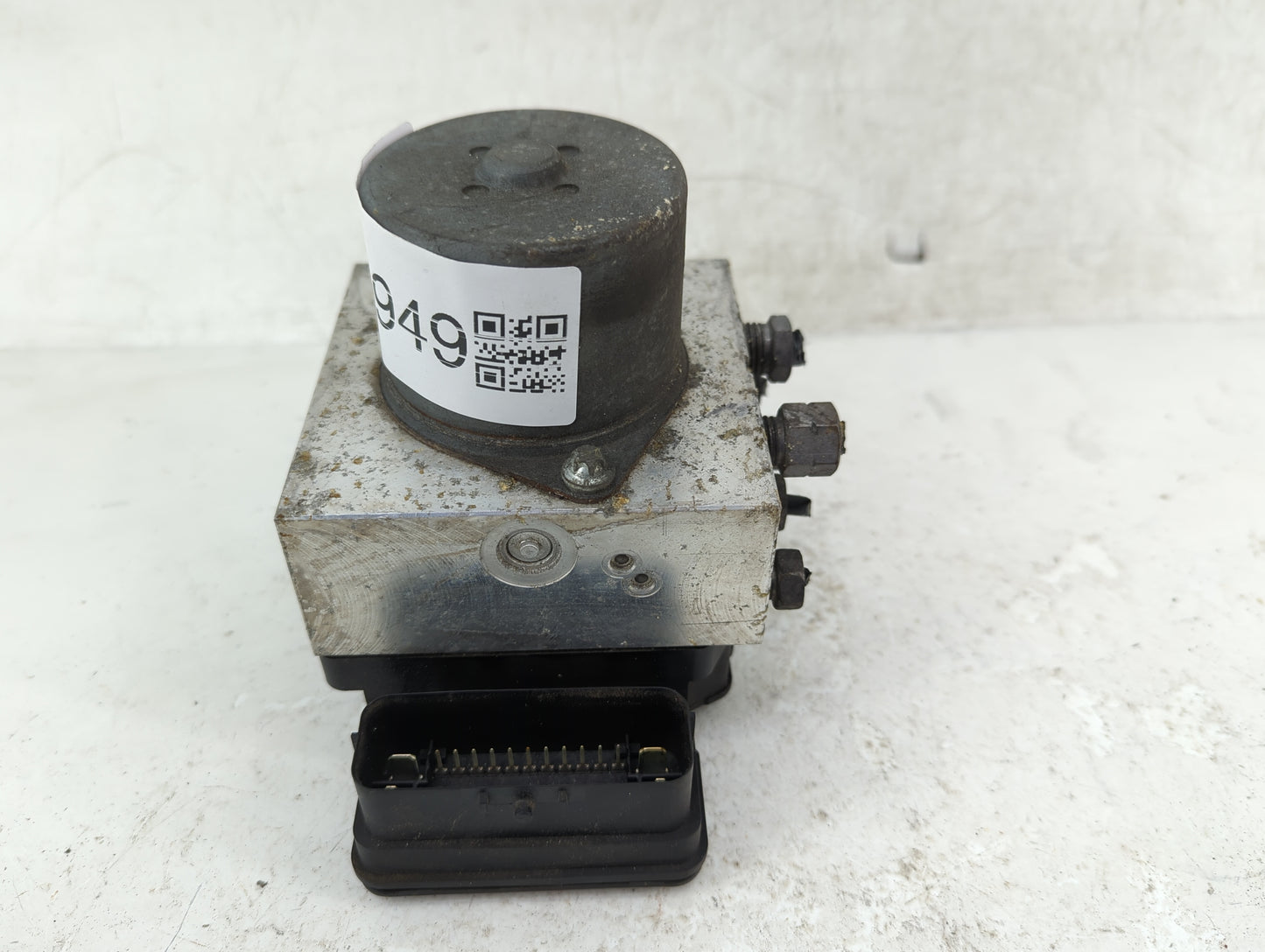 2011 Ford Mustang ABS Pump Control Module Replacement P/N:BR33-2C405-BB Fits OEM Used Auto Parts - Oemusedautoparts1.com