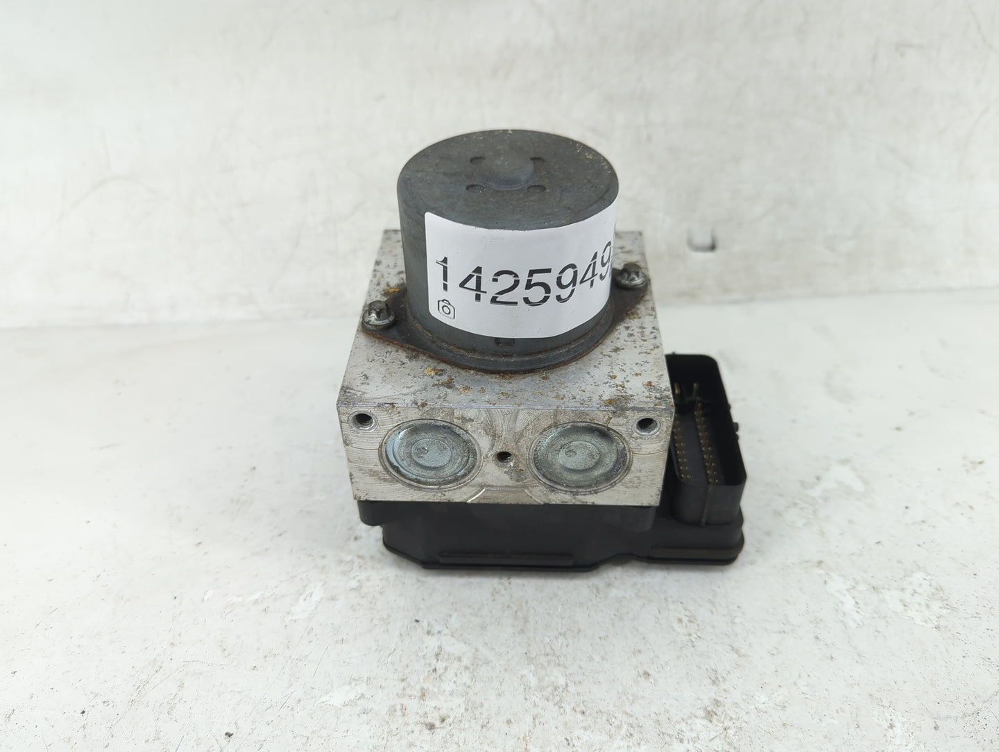 2011 Ford Mustang ABS Pump Control Module Replacement P/N:BR33-2C405-BB Fits OEM Used Auto Parts - Oemusedautoparts1.com