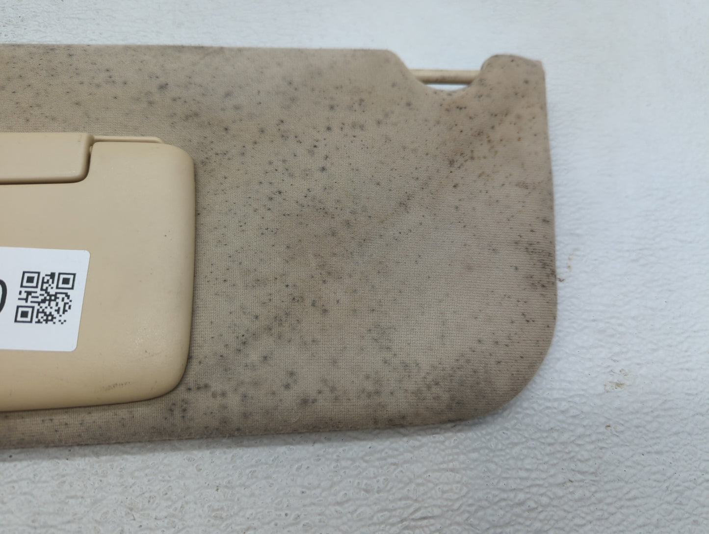 2010-2011 Ford Mustang Sun Visor Shade Replacement Driver Left Mirror Fits Fits 2010 2011 OEM Used Auto Parts - Oemusedautop