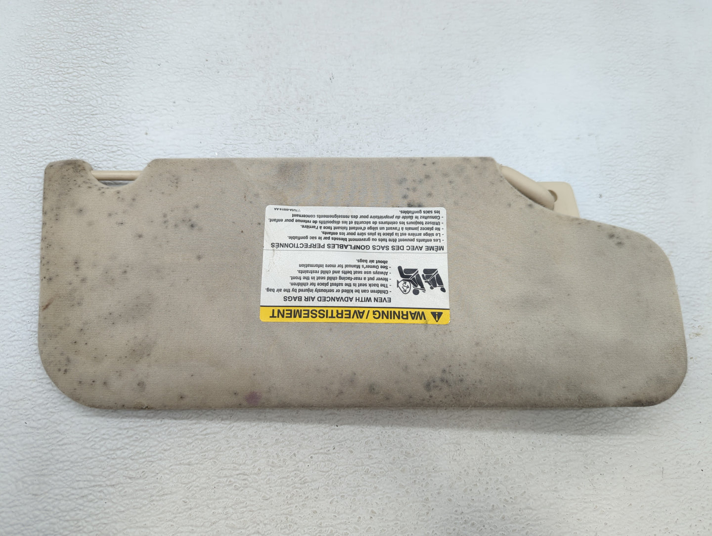 2010-2011 Ford Mustang Sun Visor Shade Replacement Driver Left Mirror Fits Fits 2010 2011 OEM Used Auto Parts - Oemusedautop