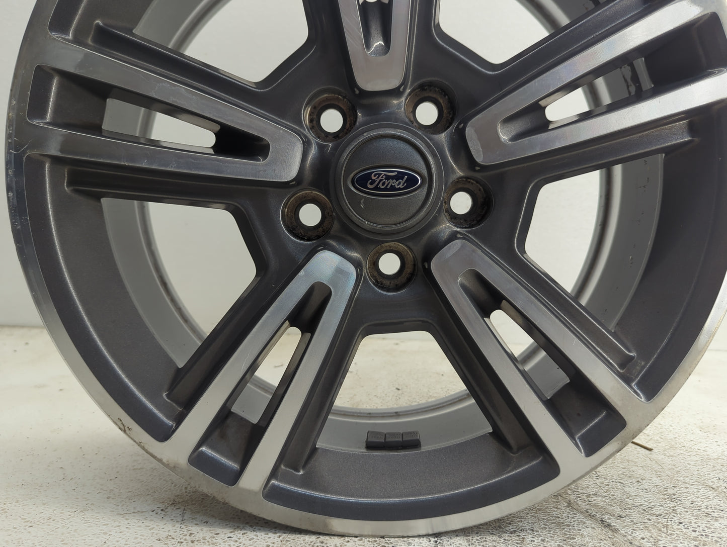2010-2013 Ford Mustang Oem Wheel Rim - Oemusedautoparts1.com