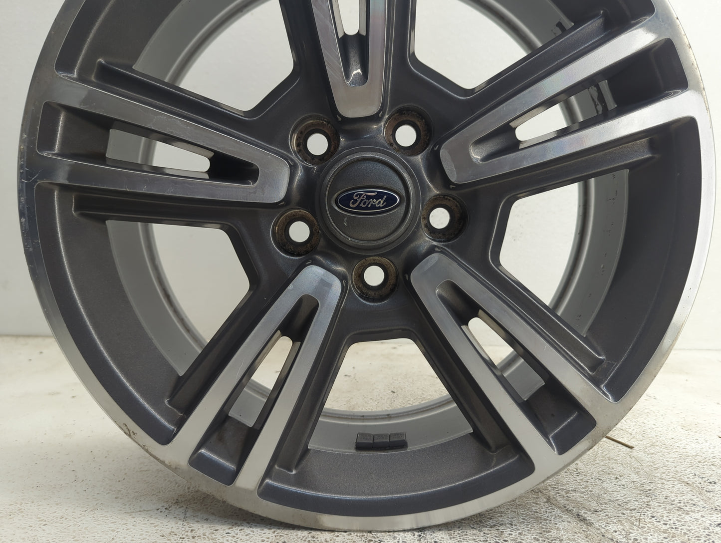 2010-2013 Ford Mustang Oem Wheel Rim - Oemusedautoparts1.com