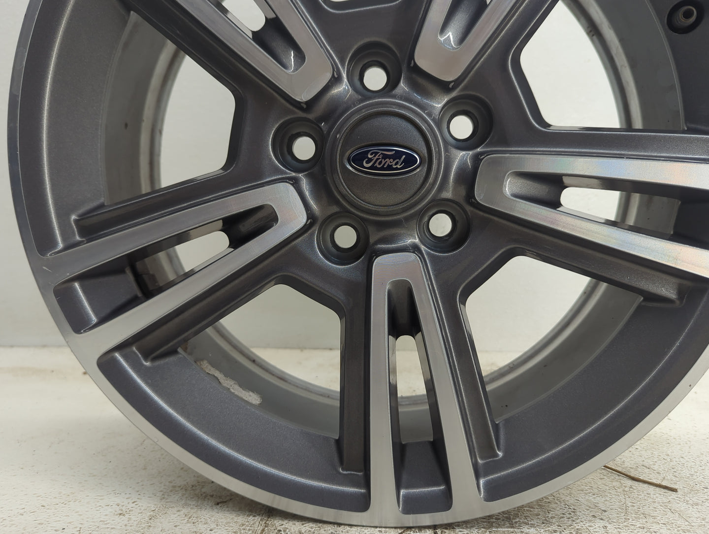 2010-2013 Ford Mustang Oem Wheel Rim - Oemusedautoparts1.com