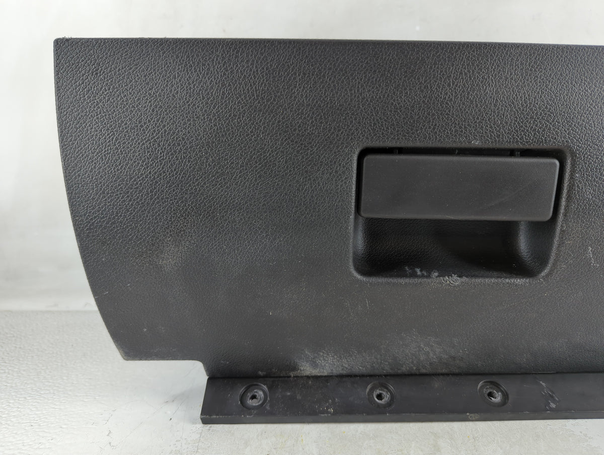 2011 Ford Mustang Passenger Glove Box Door Storage Compartment 936357 - Oemusedautoparts1.com