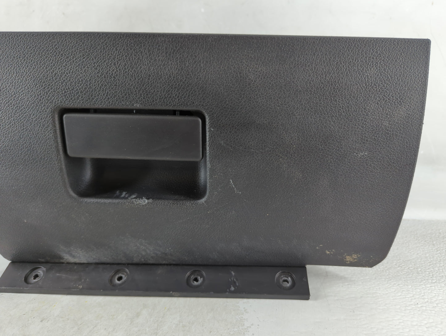 2011 Ford Mustang Passenger Glove Box Door Storage Compartment 936357 - Oemusedautoparts1.com