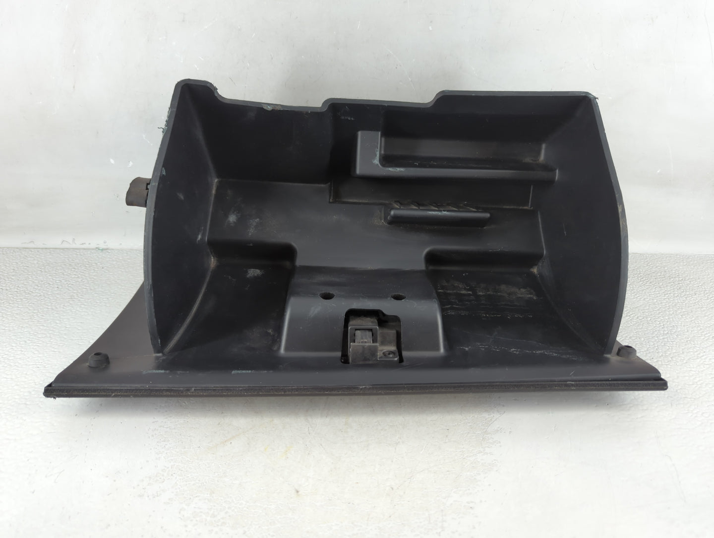 2011 Ford Mustang Passenger Glove Box Door Storage Compartment 936357 - Oemusedautoparts1.com